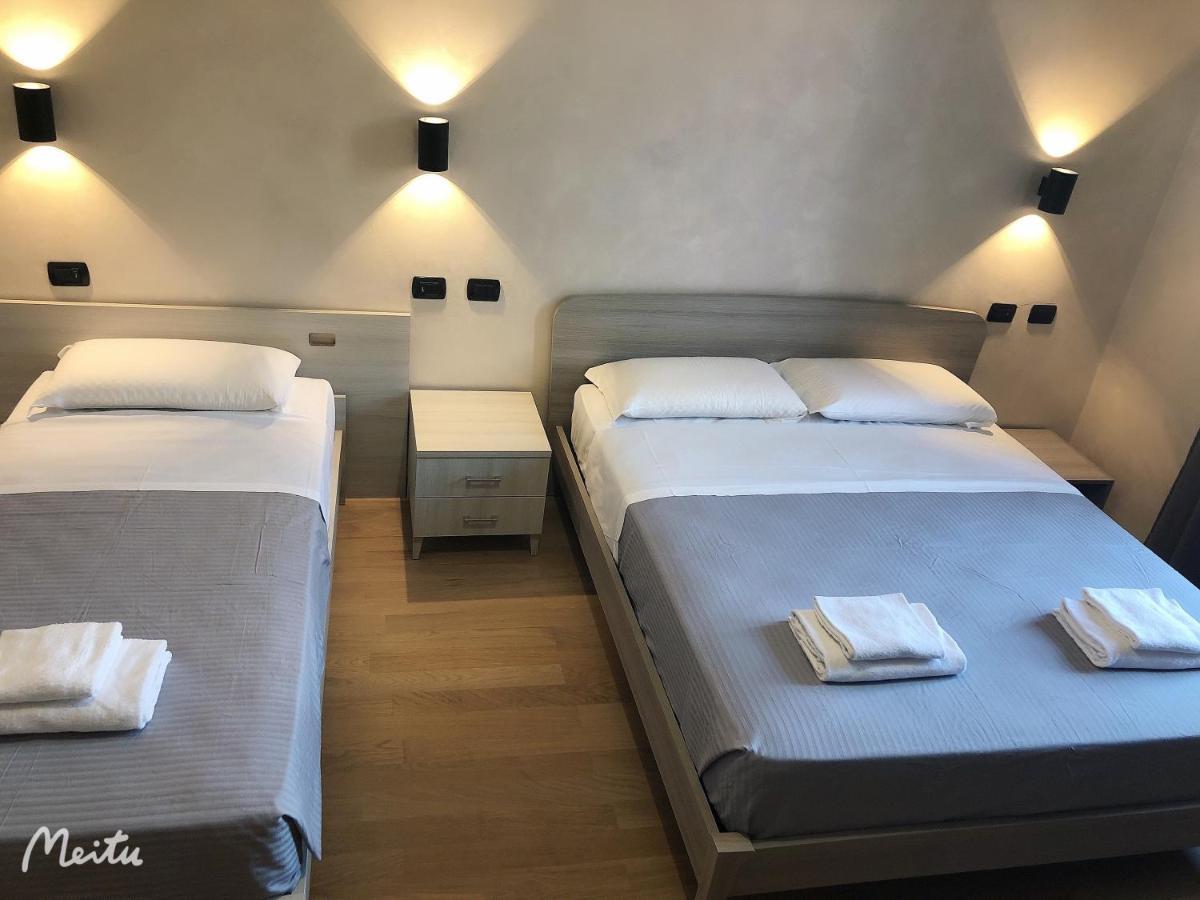 Romafullhouse Guesthouse Extérieur photo